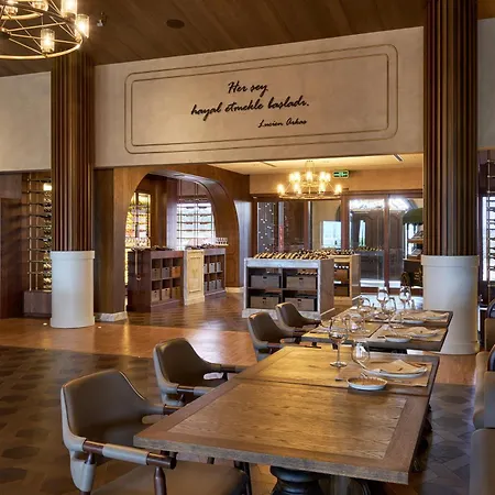 Les Hotel